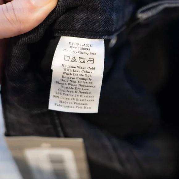 Everlane Charcoal Wash Cheeky Jeans - Picture 3 of 6